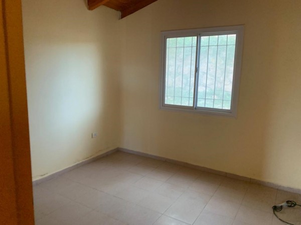 Casa en Complejo de Barrio La Quinta apto crédito 