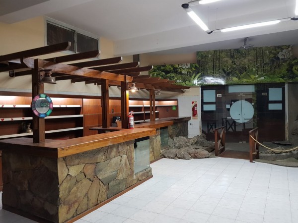 Importante propiedad local más dos deptos Carlos Paz centro O 