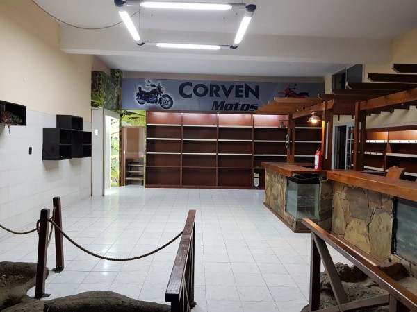 Importante propiedad local más dos deptos Carlos Paz centro O 