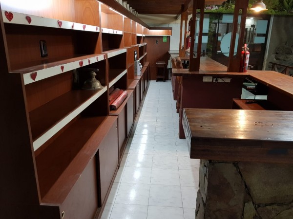 Importante propiedad local más dos deptos Carlos Paz centro O 